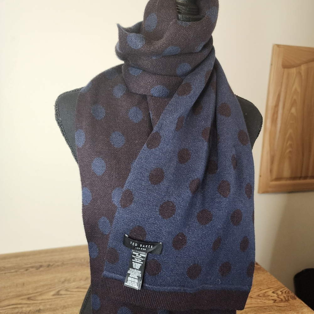 TED BAKER NWOT Burgundy and Navy Polka Dot Reversible Scarf